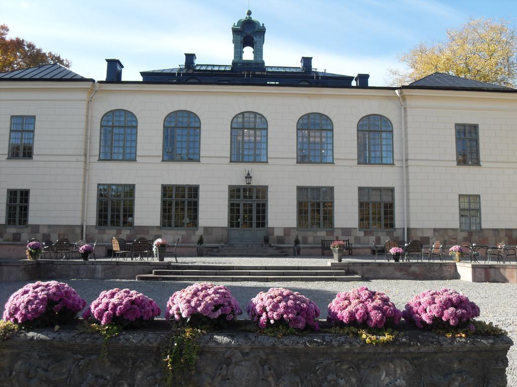 Naesby Slott Hotel Täby Kültér fotó