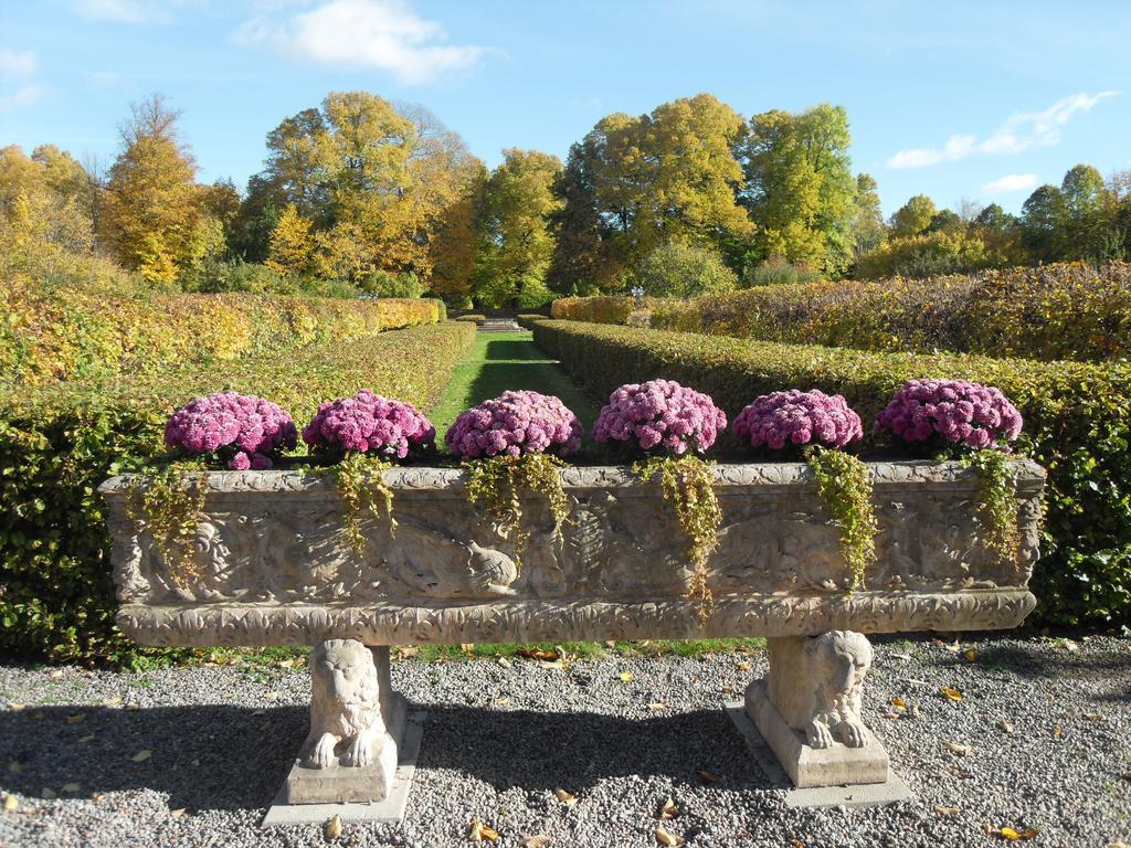 Naesby Slott Hotel Täby Kültér fotó