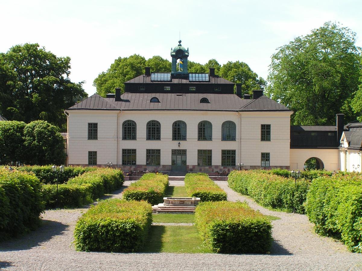Naesby Slott Hotel Täby Kültér fotó