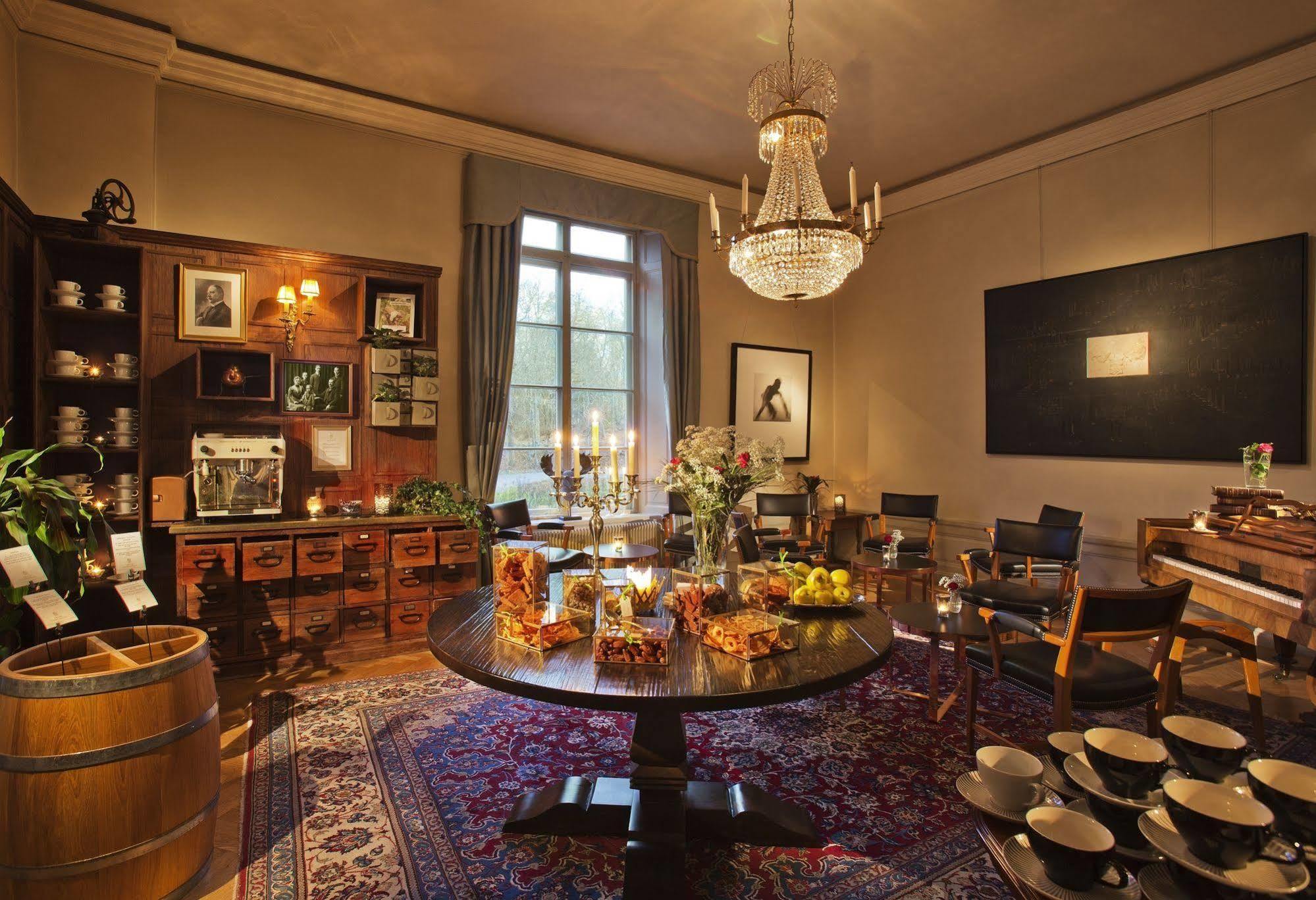 Naesby Slott Hotel Täby Kültér fotó