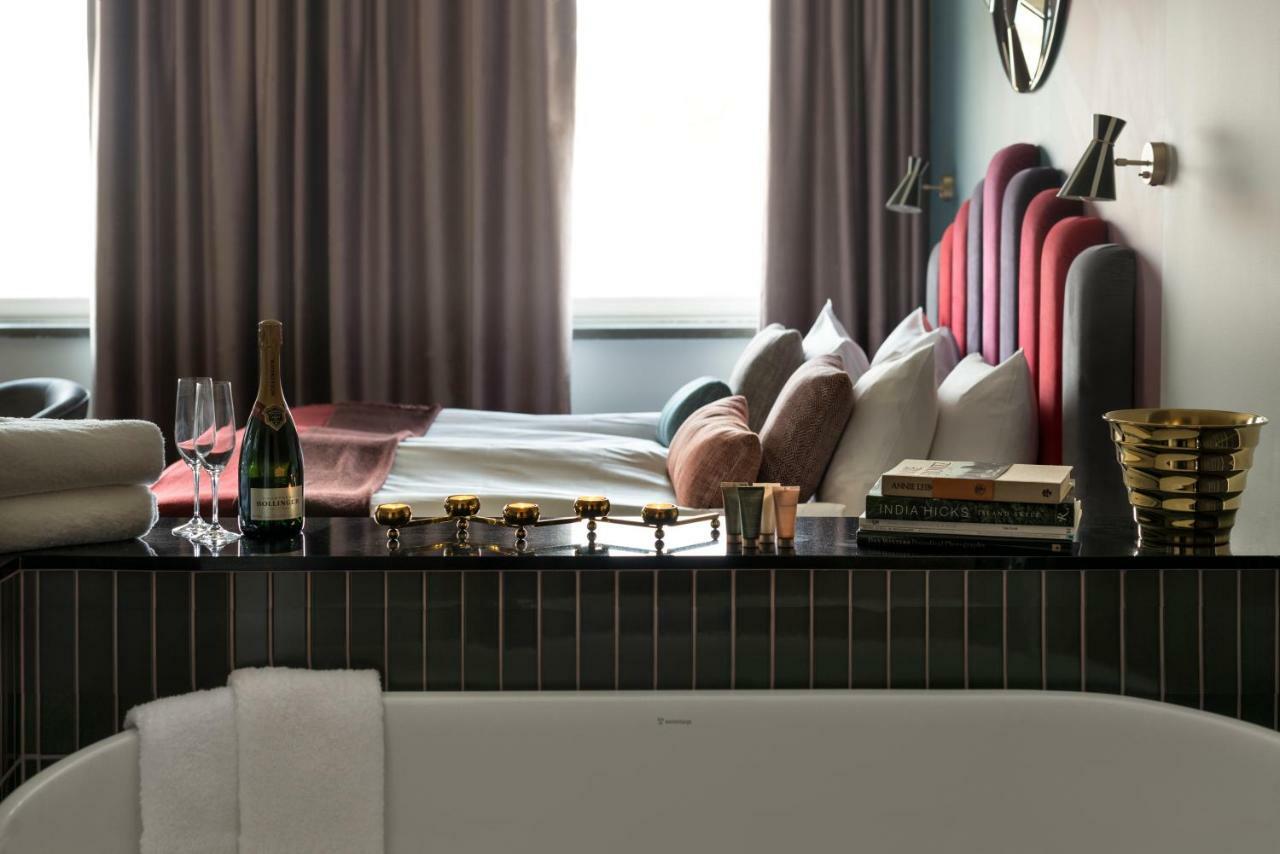 Naesby Slott Hotel Täby Kültér fotó