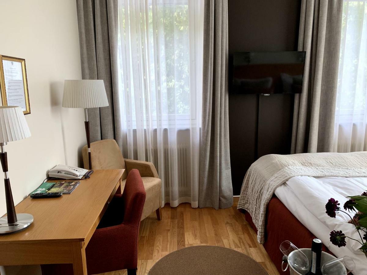 Naesby Slott Hotel Täby Kültér fotó