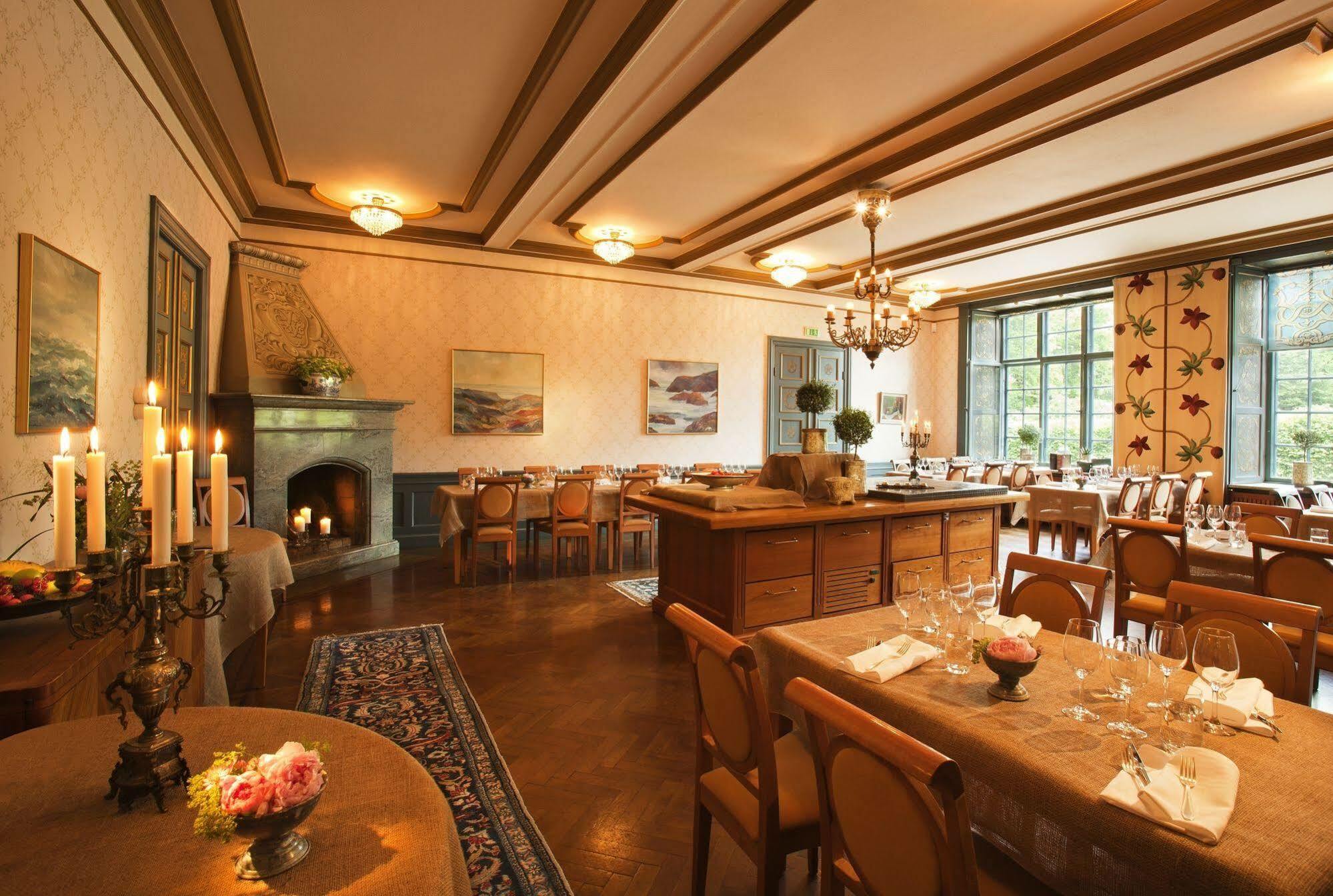 Naesby Slott Hotel Täby Kültér fotó